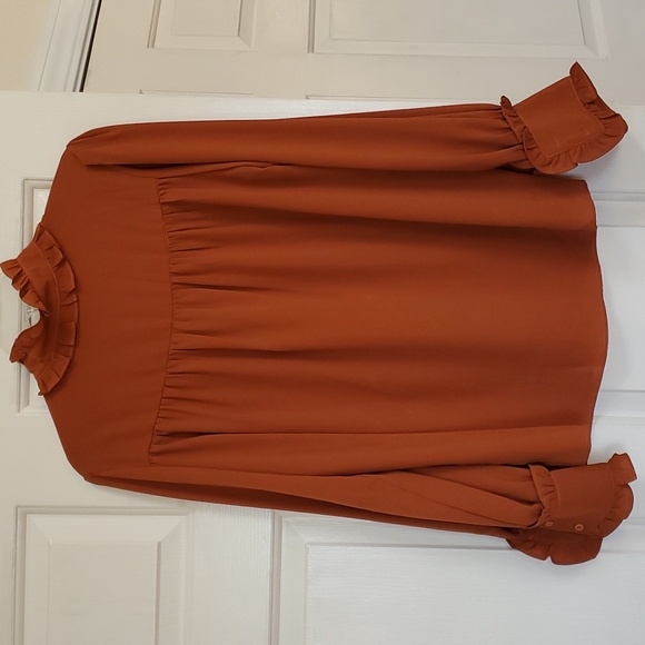 Blouse size medium. - Picture 4 of 8